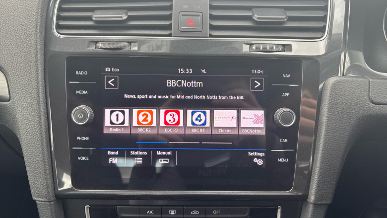 Volkswagen Golf 1.6 TDI SE [Nav] 5dr Diesel Hatchback